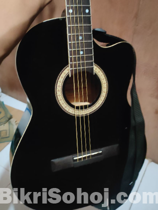 Pluto classical acoustic guiter